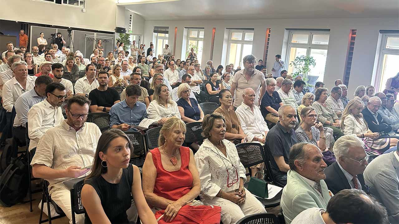 Photo WTM : salle comble pour cet IAdate sur le parfum.